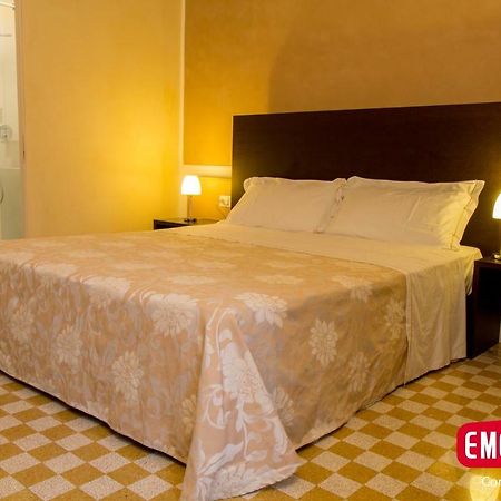 Relais Del Borgo Hotel & Spa 4 Stelle Staffolo Exterior photo