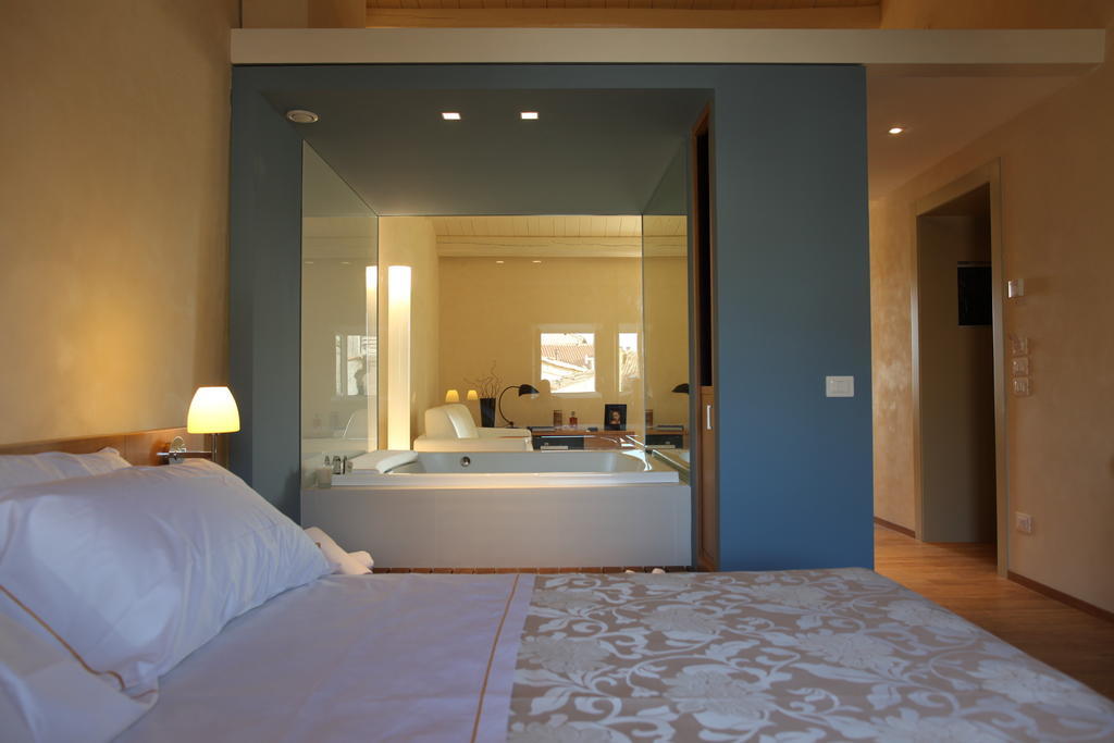 Relais Del Borgo Hotel & Spa 4 Stelle Staffolo Room photo