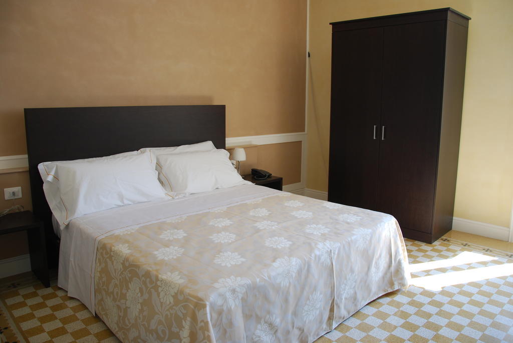 Relais Del Borgo Hotel & Spa 4 Stelle Staffolo Room photo
